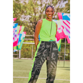 ZUMBA セットアップ　上下Sサイズ JWIにて購入品 Zumba Basic Oversized Mesh V-Neck Top <Bold Black> | JWI OFFICIAL