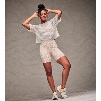 Zumba Z-Lift High Waisted Biker Shorts <Beige/Tonal> | JWI